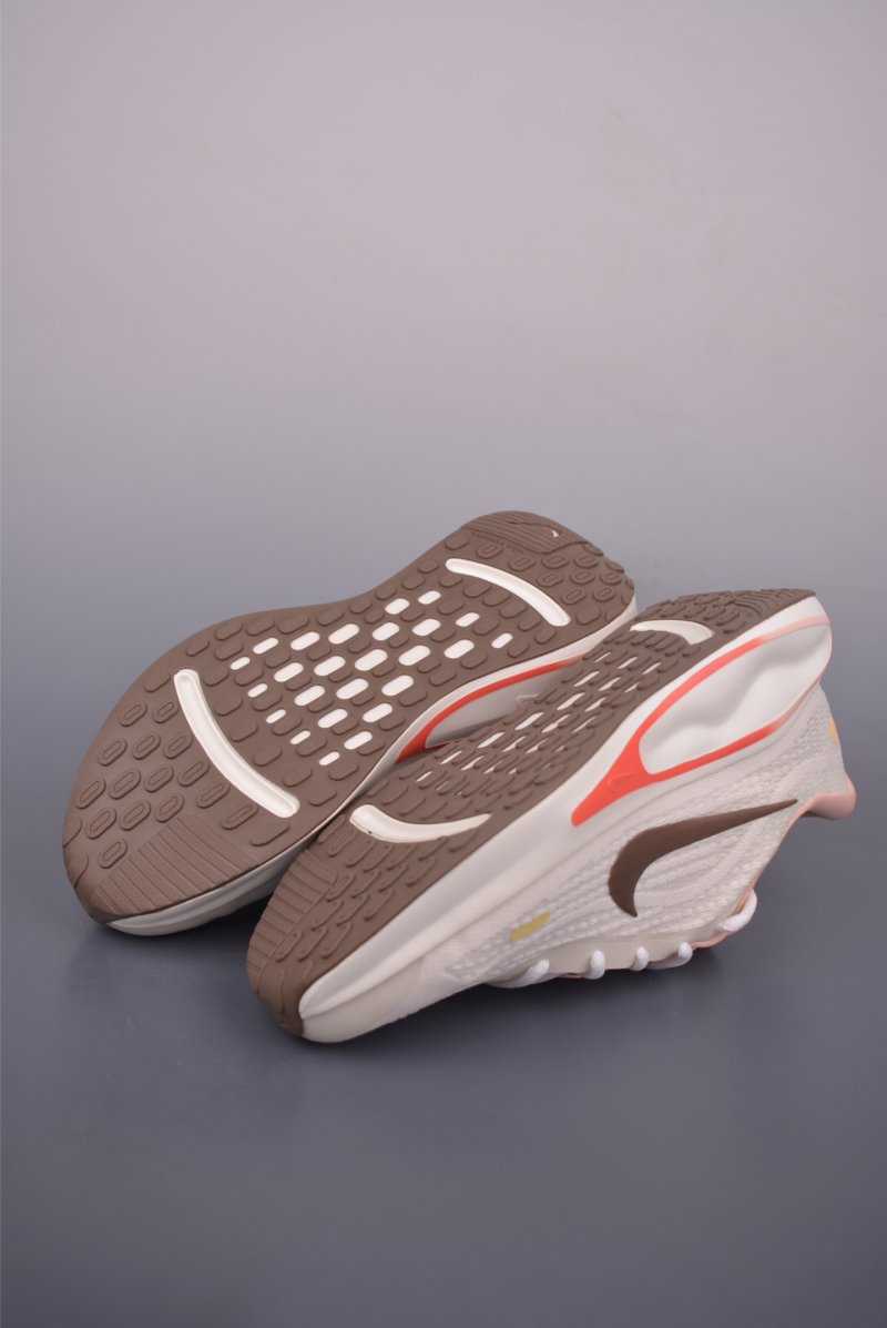 Nike Journey Run 2025 view