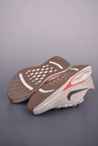 Nike Journey Run 2025 view 3