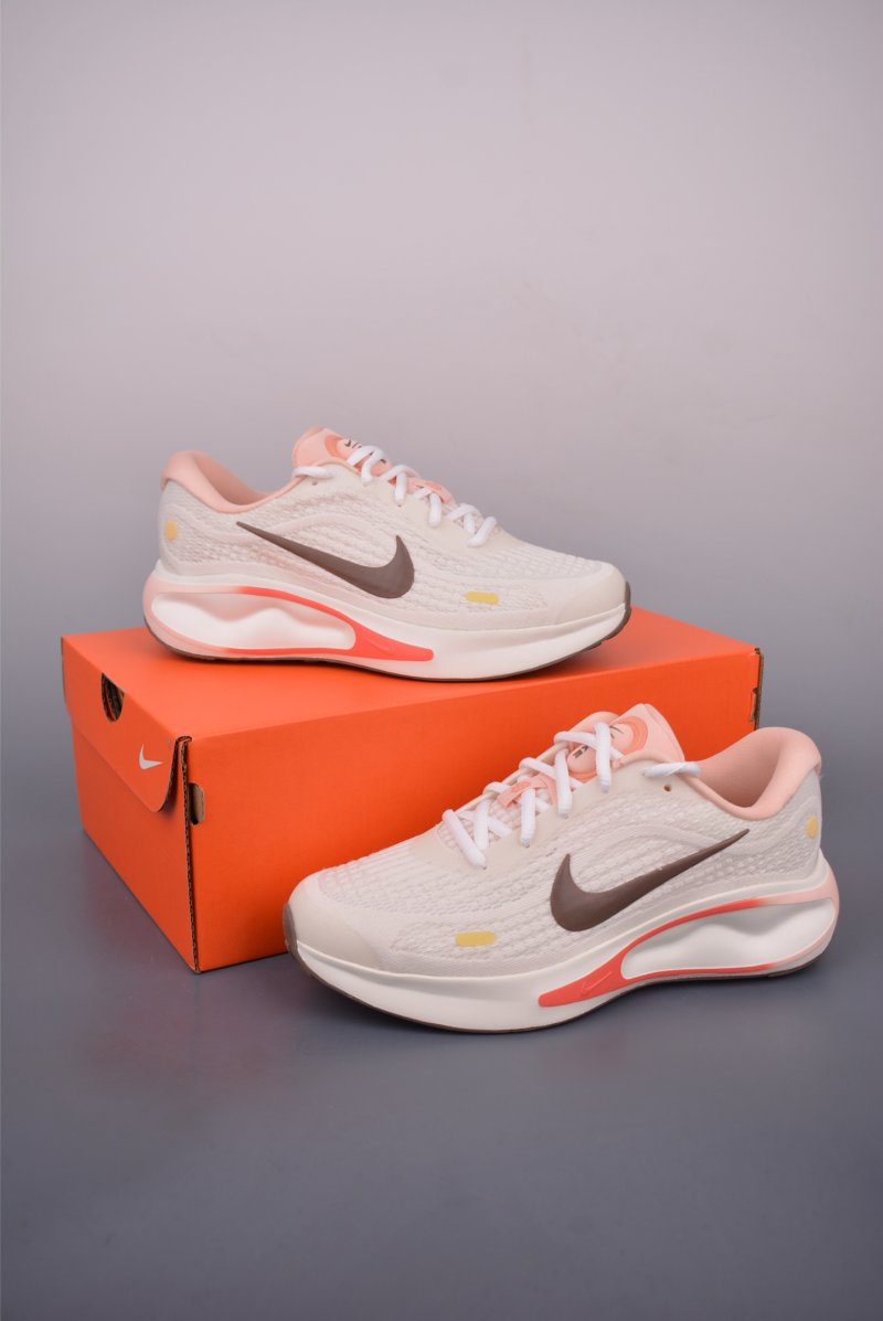 Nike Journey Run 2025 view
