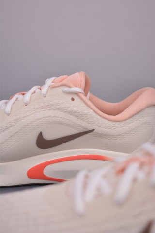 Nike Journey Run 2025 view 8