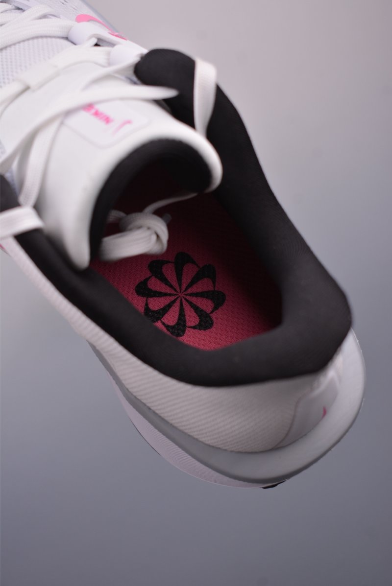 Nike Quest 6 view