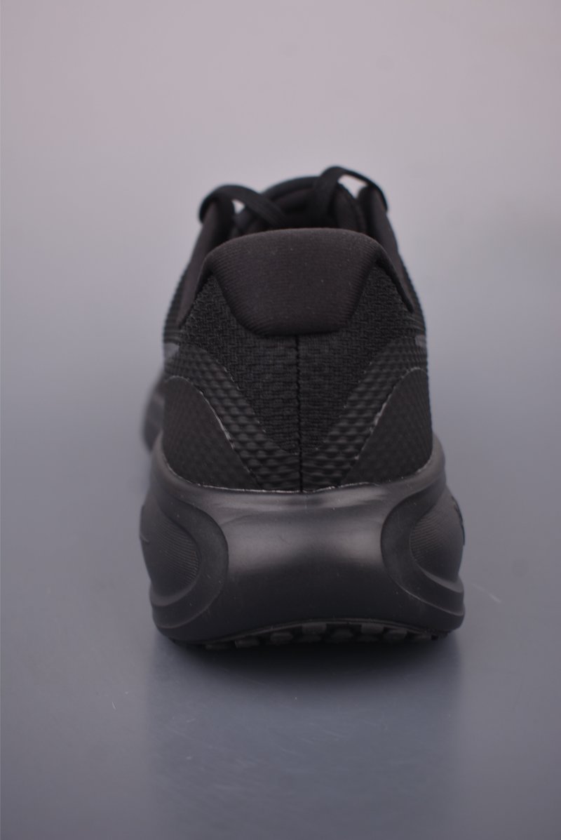 Nike Revolution 8 view