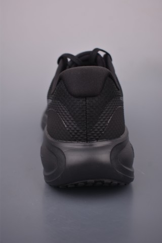 Nike Revolution 8 view 4