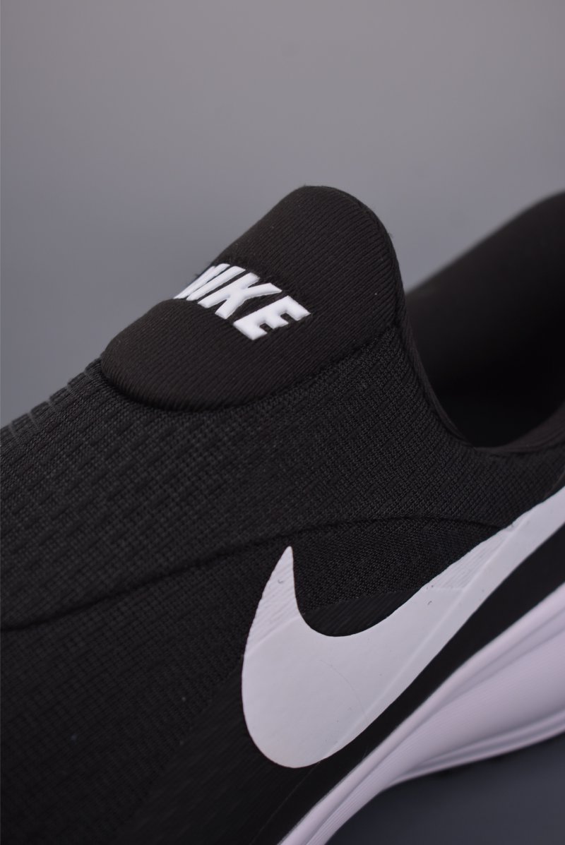 Nike Revolution 8 view
