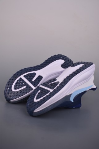 Nike Revolution 8 view 3