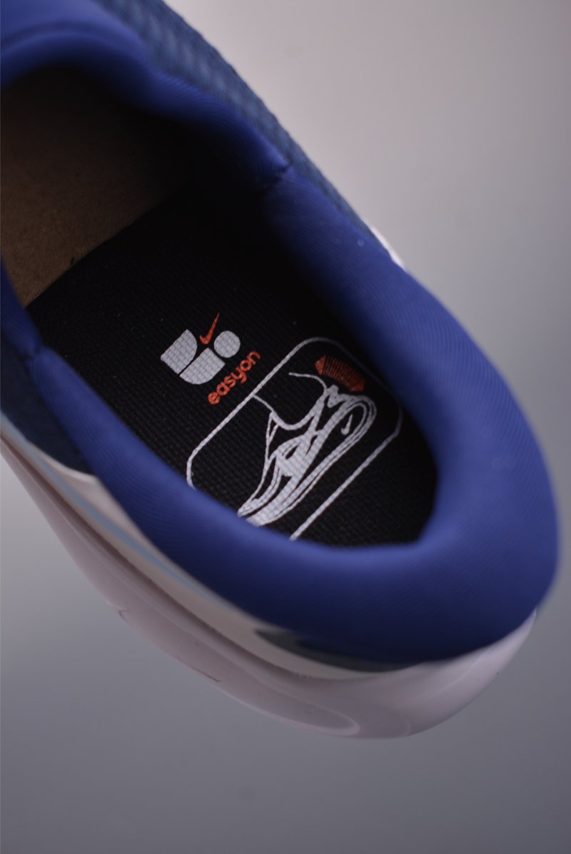Nike Revolution 8 view