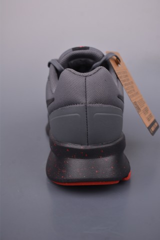 Nike Run Swift 3 view 4