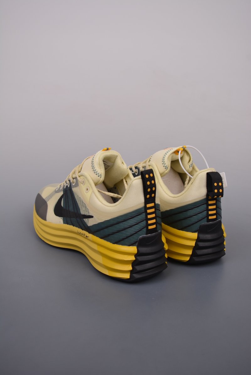 Nike Runar Roam view