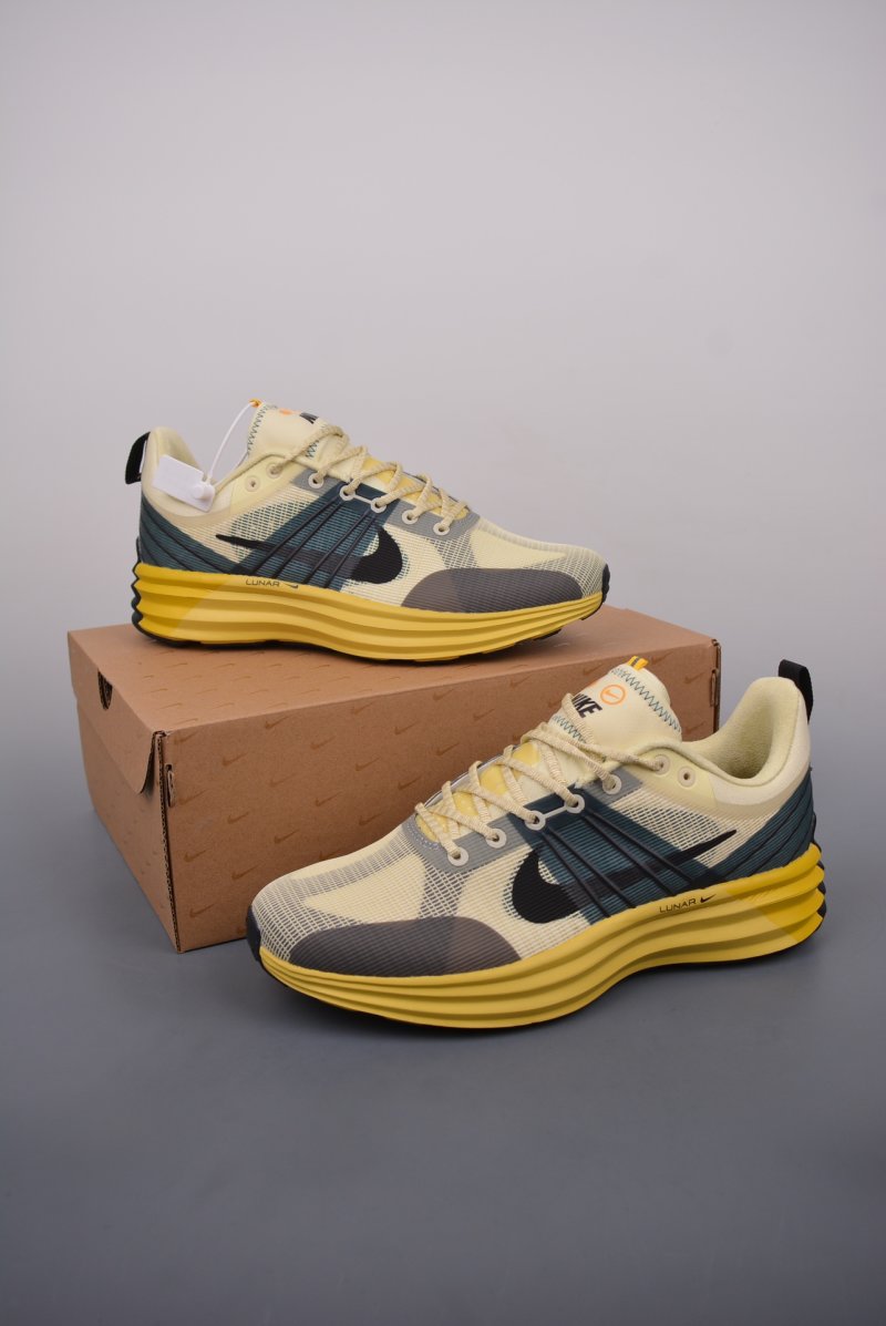 Nike Runar Roam view