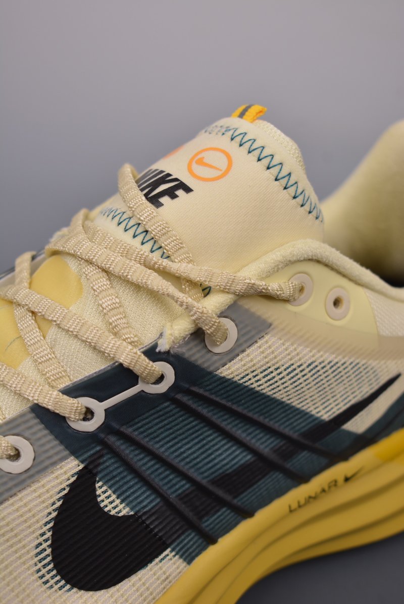 Nike Runar Roam view