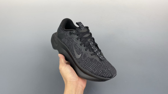 Nike WMNS Motiva view 1