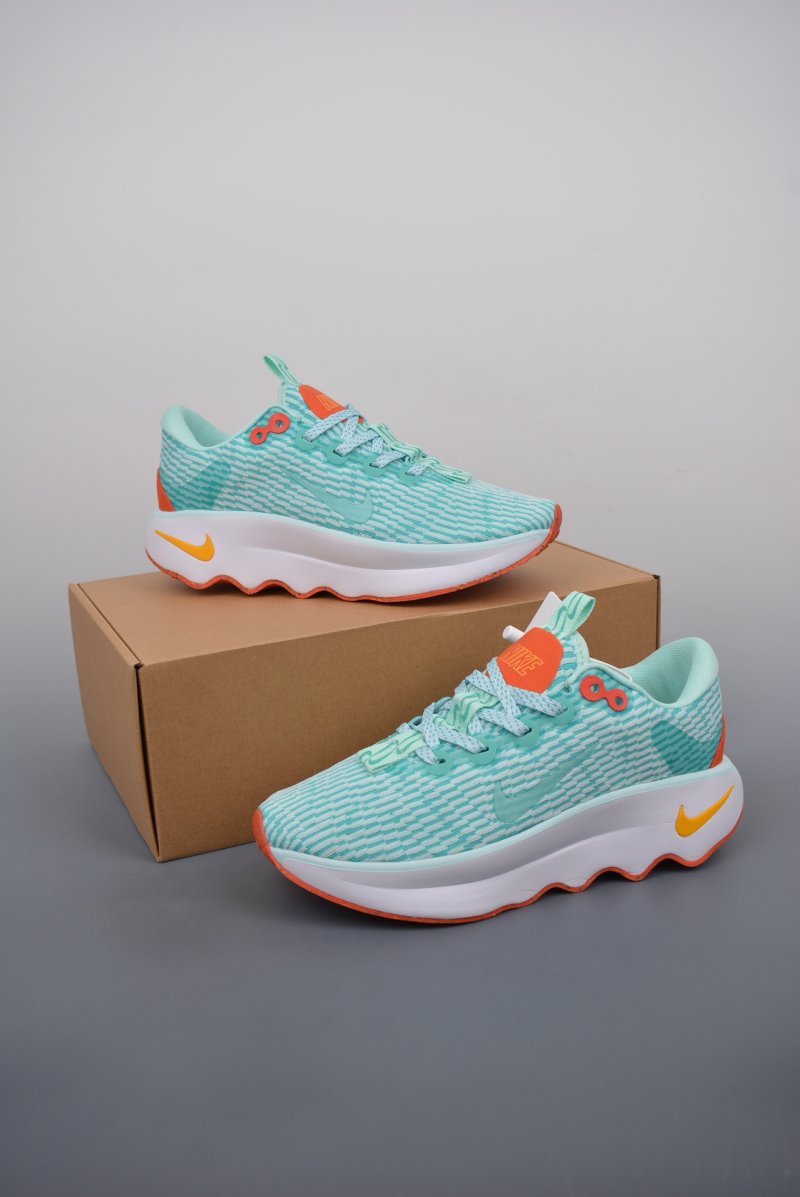 Nike WMNS Motiva view