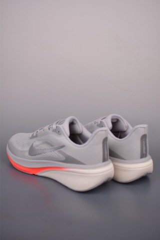 Nike Zoom Pegasus 42 view 2