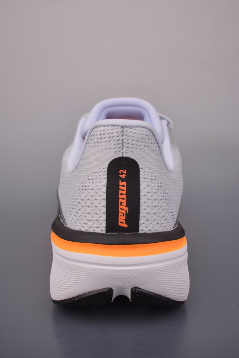 Nike Zoom Pegasus 42 view