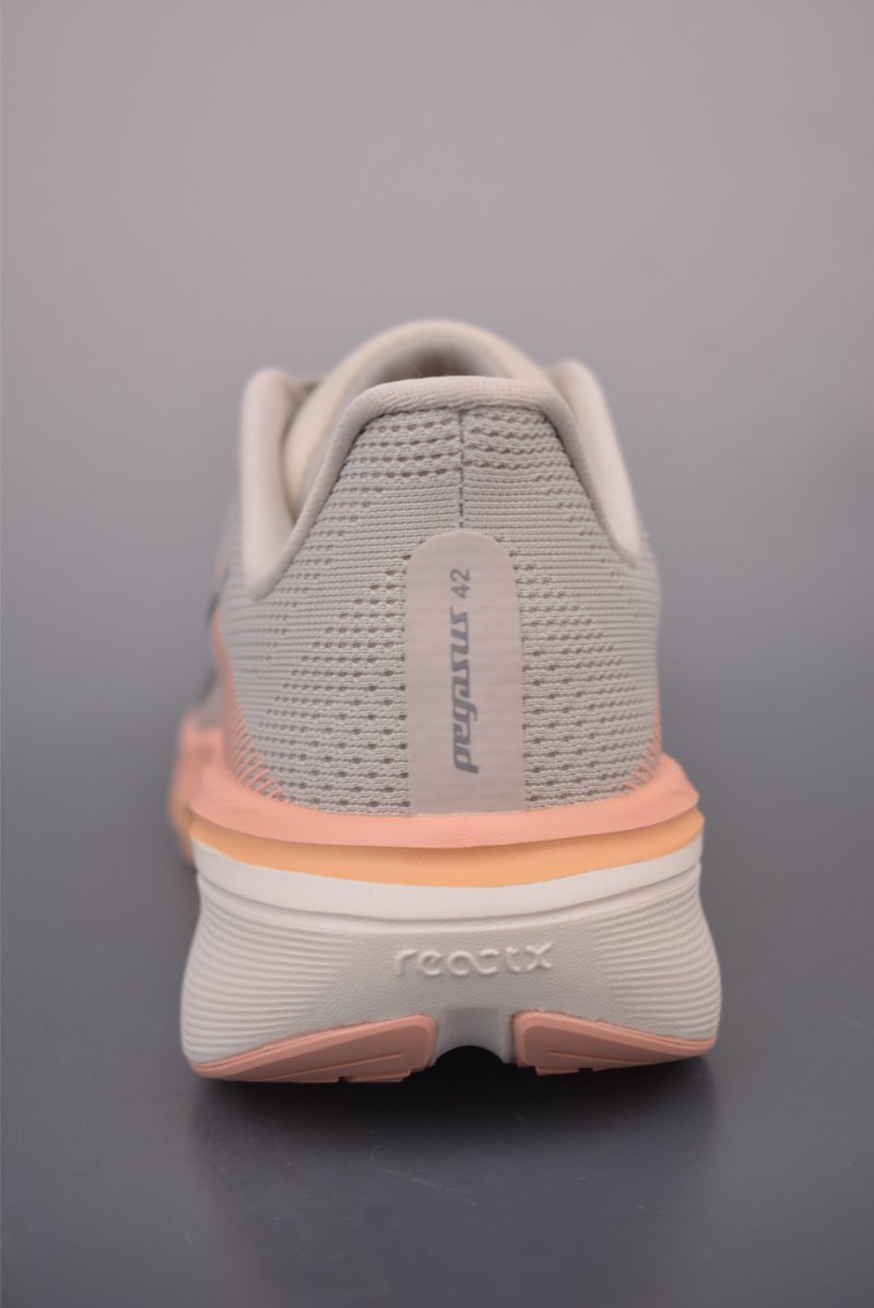 Nike Zoom Pegasus 42 view