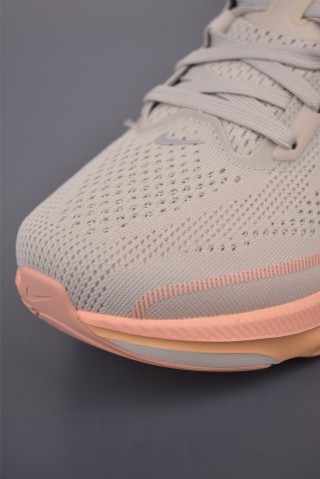 Nike Zoom Pegasus 42 view 6