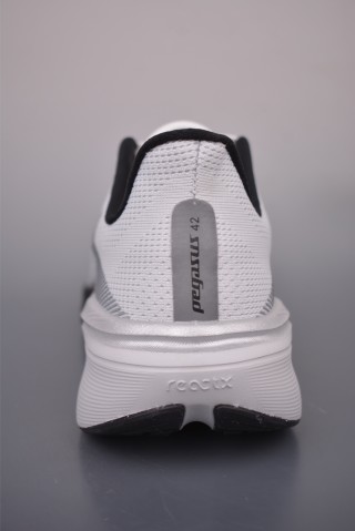 Nike Zoom Pegasus 42 view 4