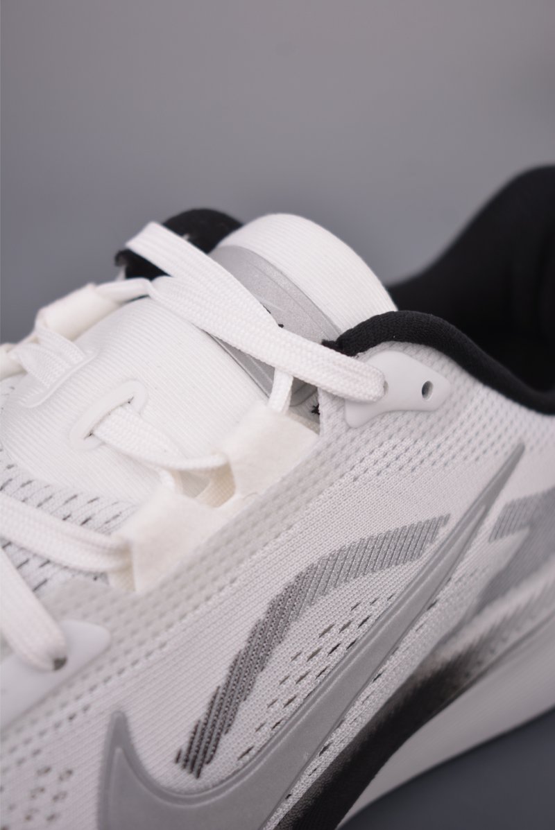 Nike Zoom Pegasus 42 view