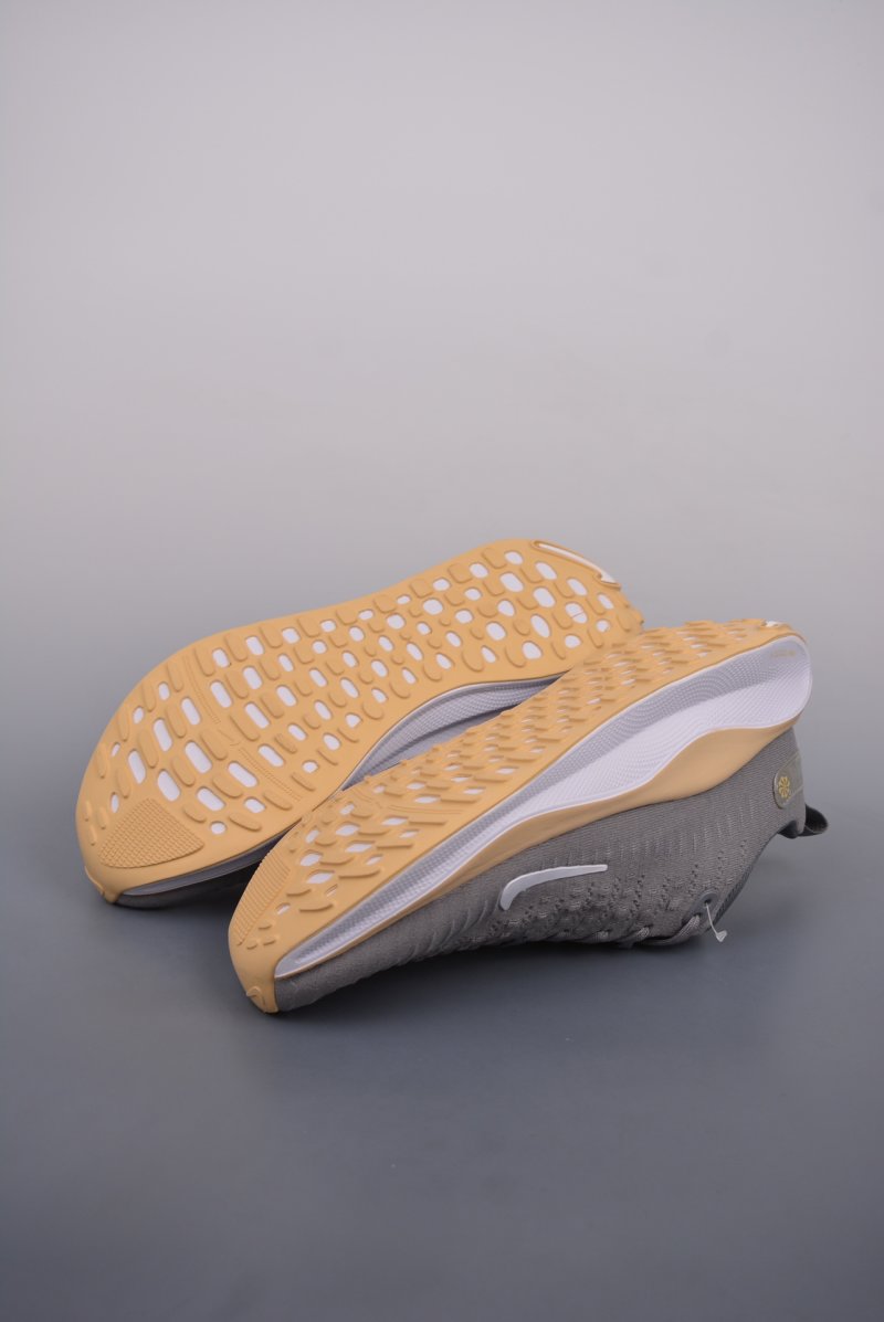 Nike Zoom React Infinity Run FK 4 view