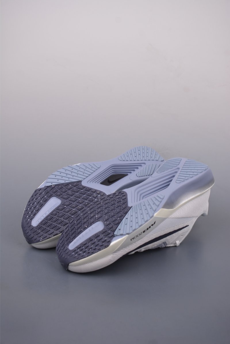 Nike Zoom Rival Fly 4 view