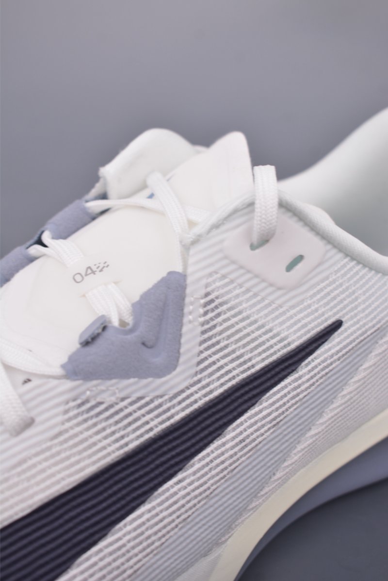 Nike Zoom Rival Fly 4 view