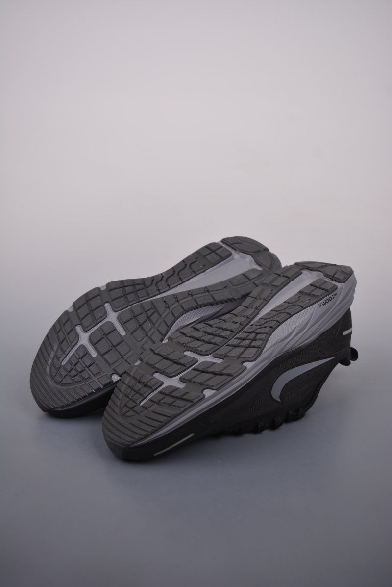 Nike Zoom Winflo 9X view