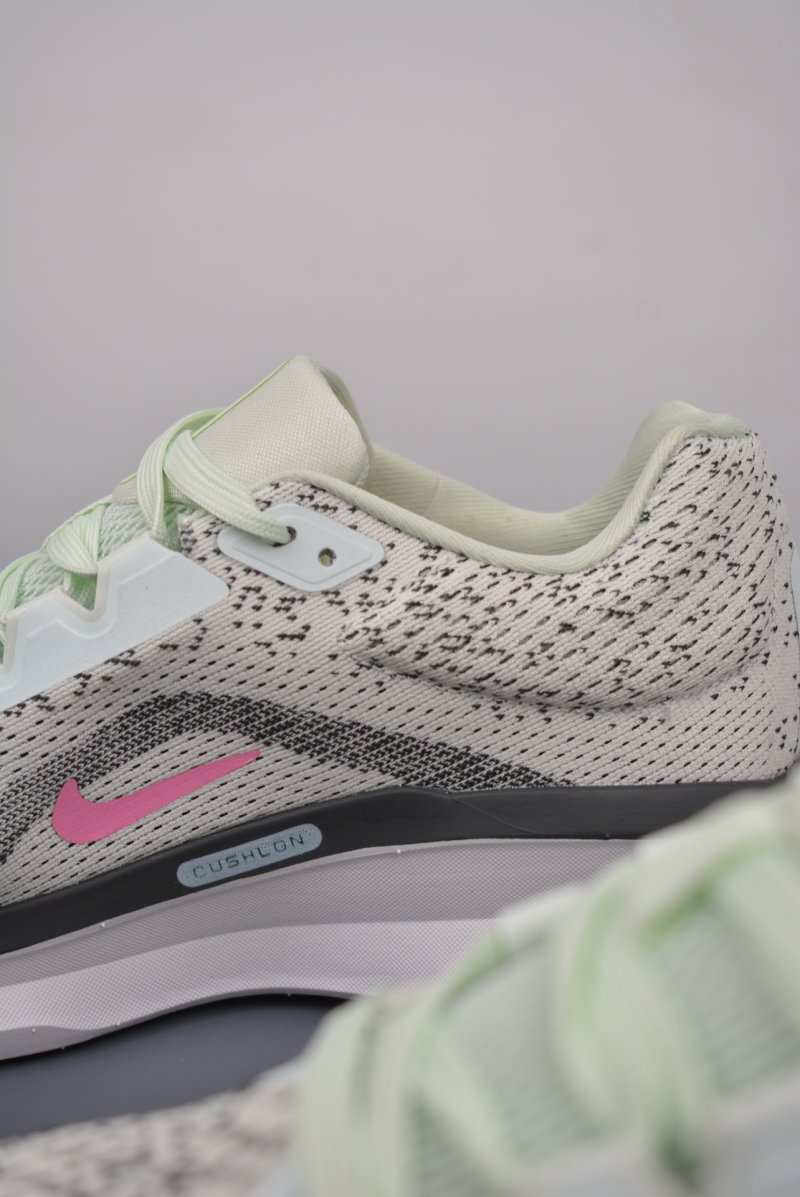 Nike Zoom Winflo 11 view