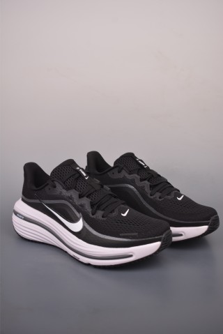 Nike Zoom Winflo 12 view 1