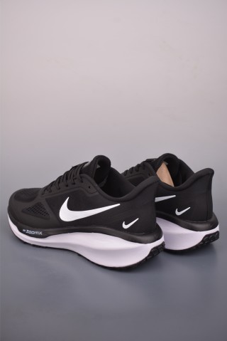 Nike Zoom Winflo view 2