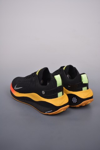 Nike Zoom X Invincible Run 4 view 2