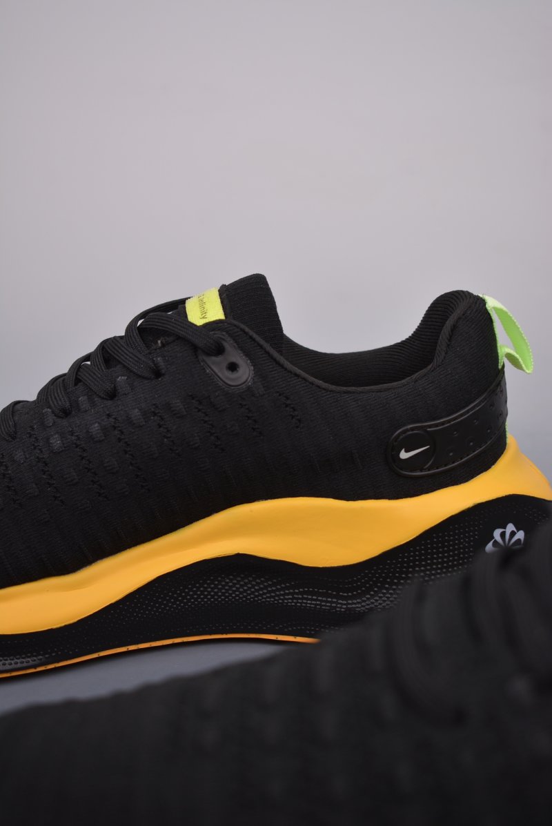 Nike Zoom X Invincible Run 4 view