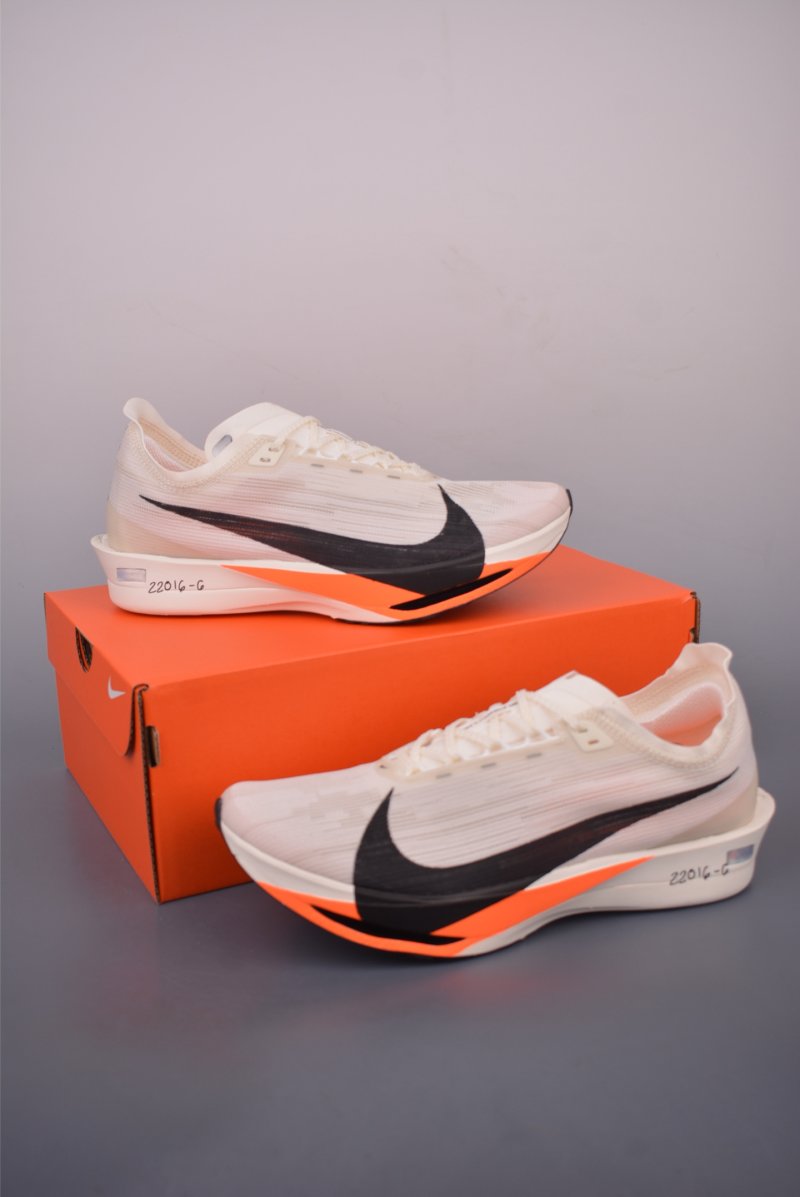 Nike ZoomX Streakfly 2 view
