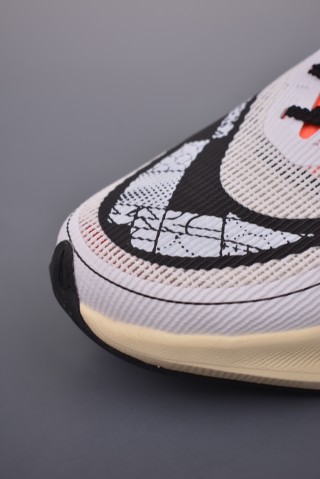 Nike ZoomX Vaporfly Next% view 6