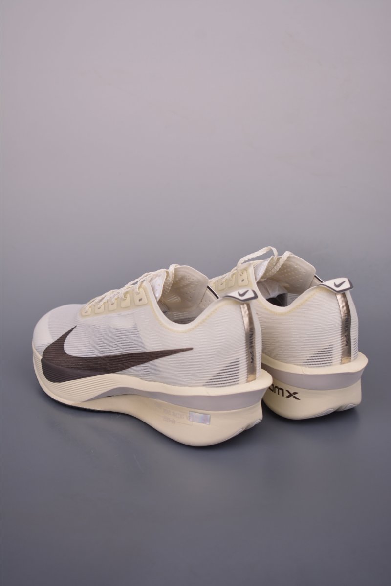 Nike ZoomX Vaporfly Next%4 view