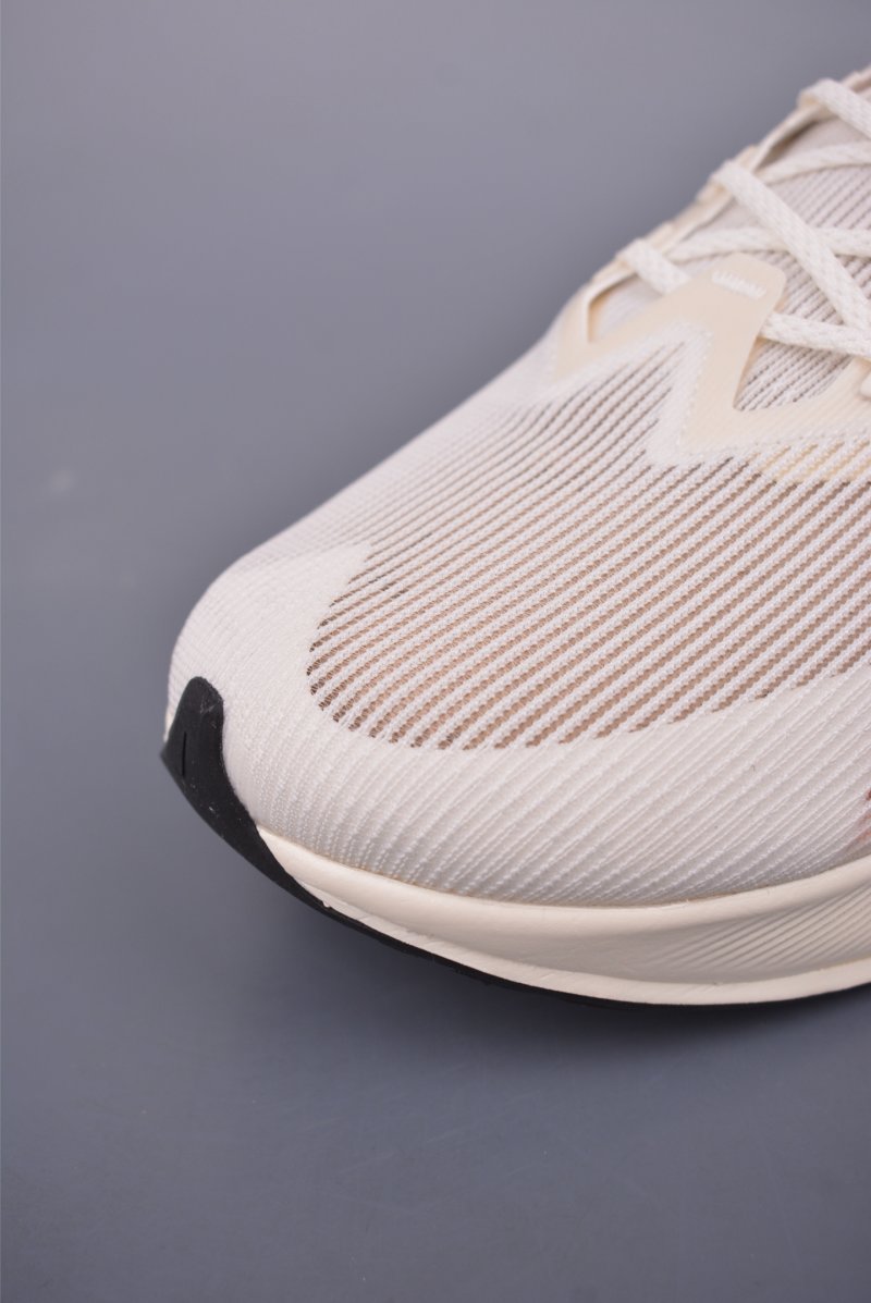 Nike ZoomX Vaporfly Next%4 view