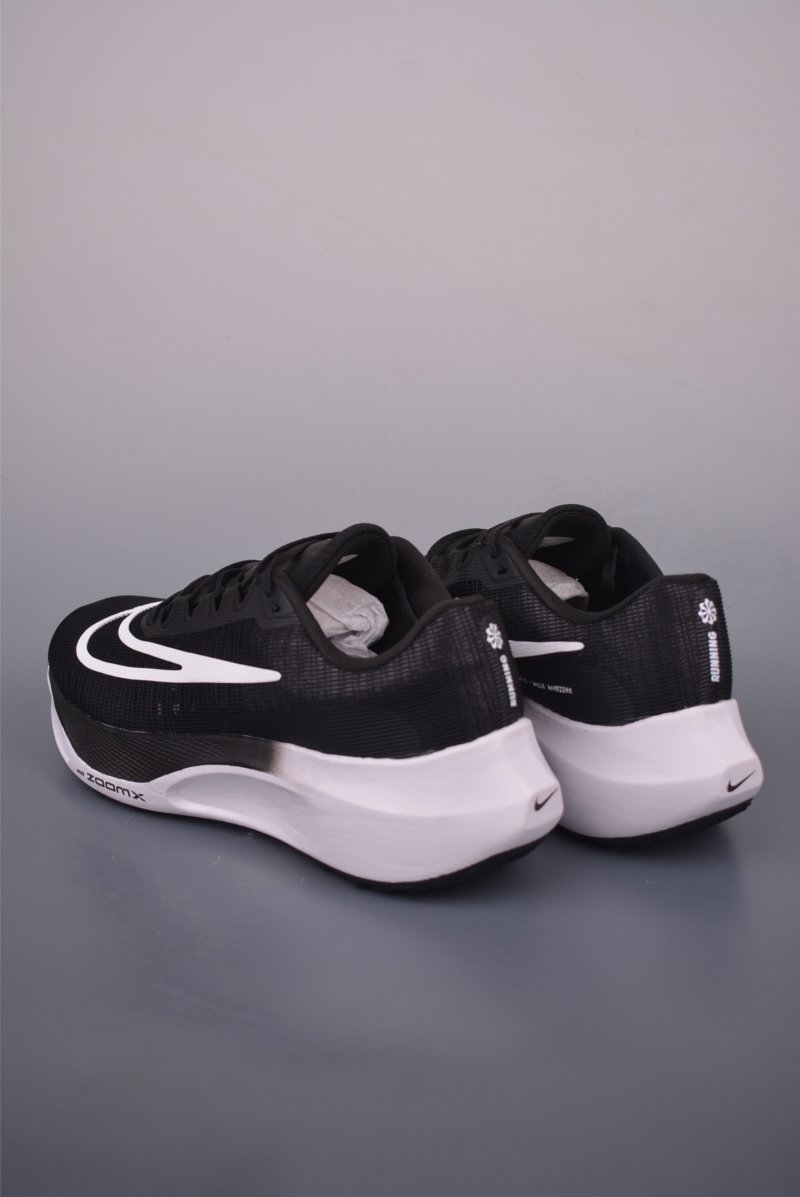 Nike Zoom Fly 5 view