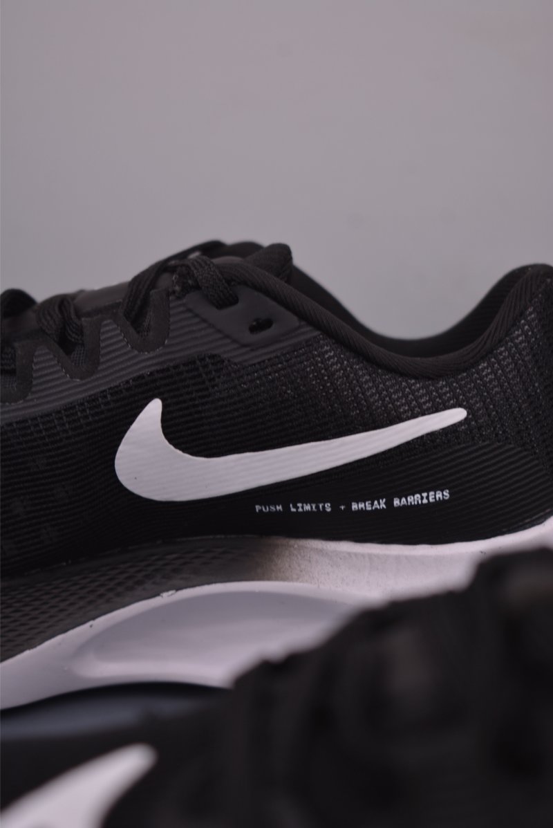 Nike Zoom Fly 5 view
