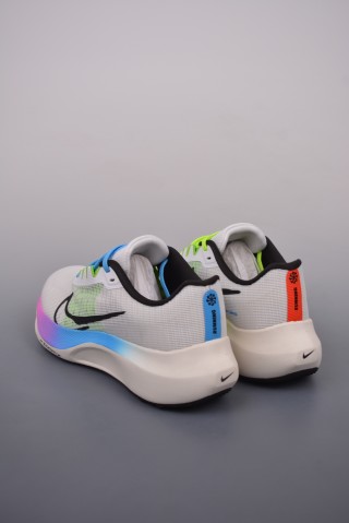 Nike Zoom Fly 5 view 2