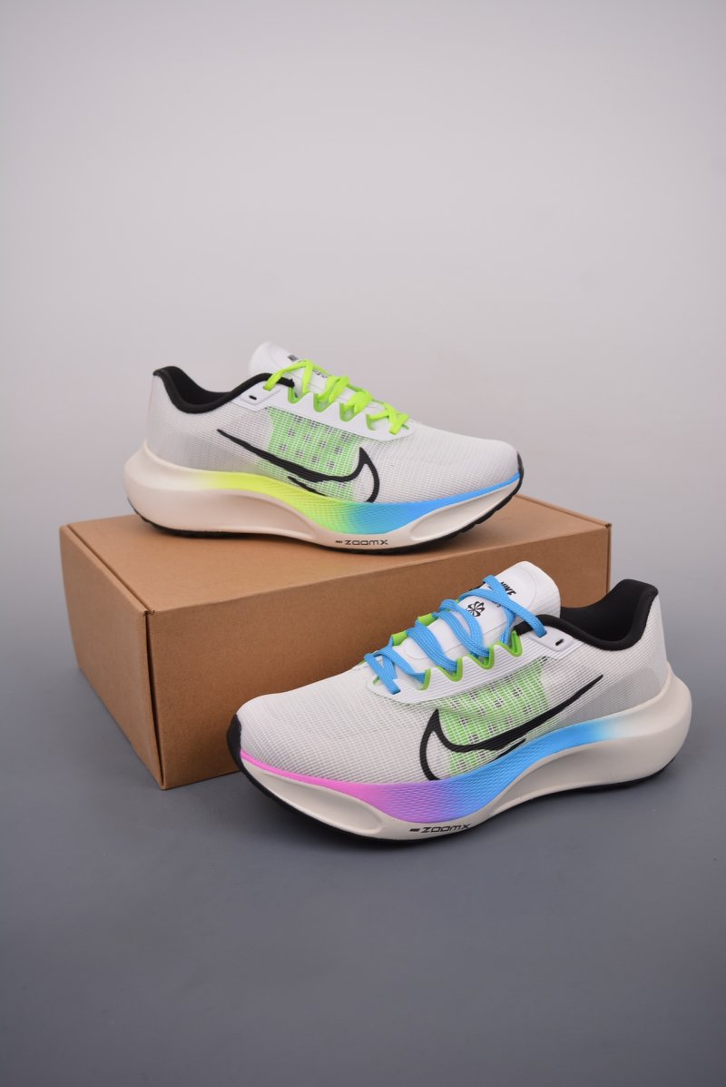Nike Zoom Fly 5 view