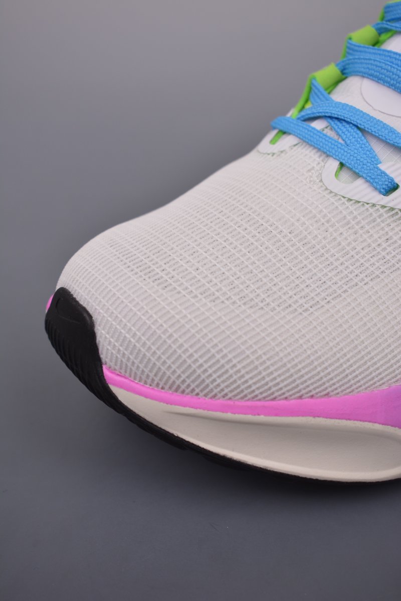 Nike Zoom Fly 5 view