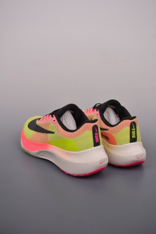 Nike Zoom Fly 5 view 2