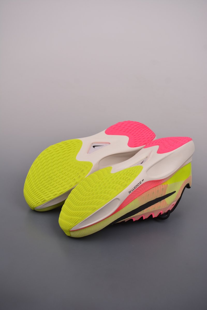 Nike Zoom Fly 5 view
