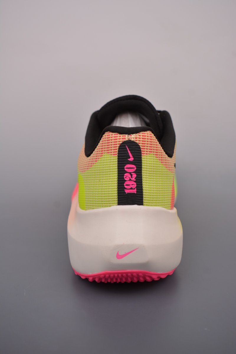 Nike Zoom Fly 5 view