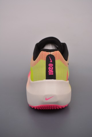 Nike Zoom Fly 5 view 4