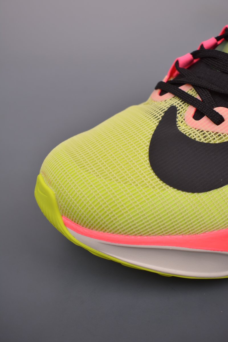 Nike Zoom Fly 5 view