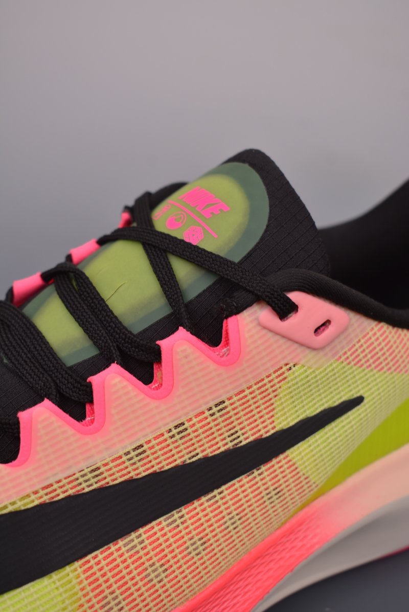 Nike Zoom Fly 5 view