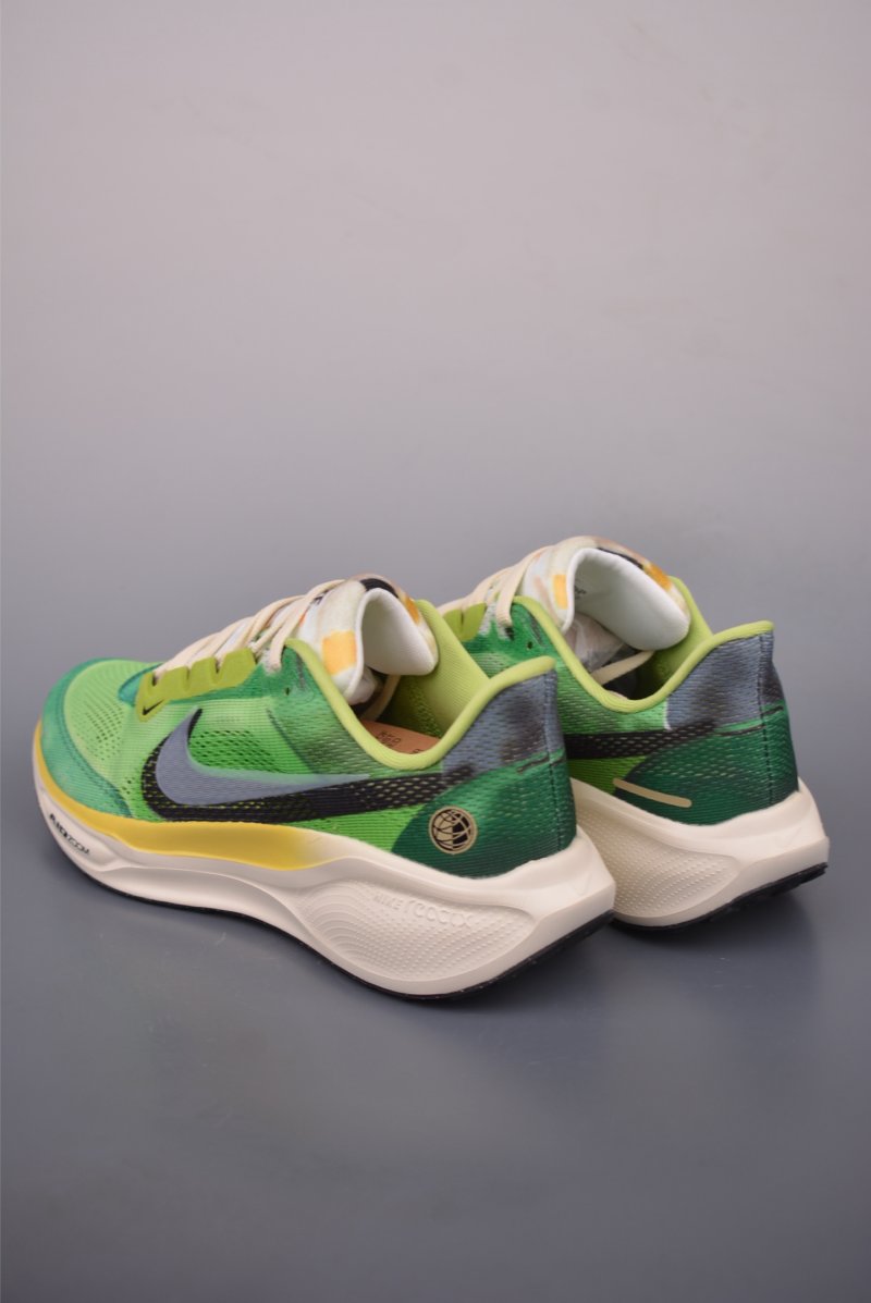 Nike Women's Pegasus 41 SE view