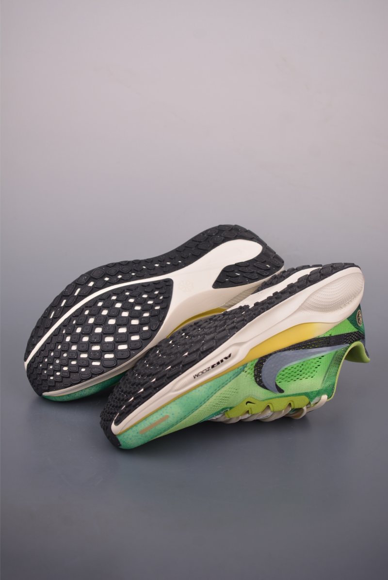 Nike Women's Pegasus 41 SE view