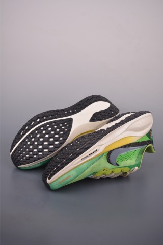 Nike Women's Pegasus 41 SE view 3