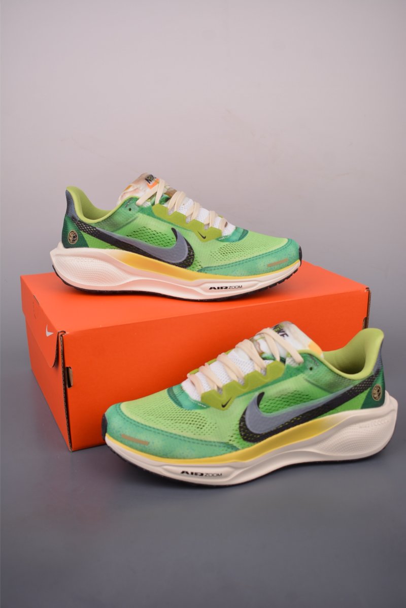 Nike Women's Pegasus 41 SE view